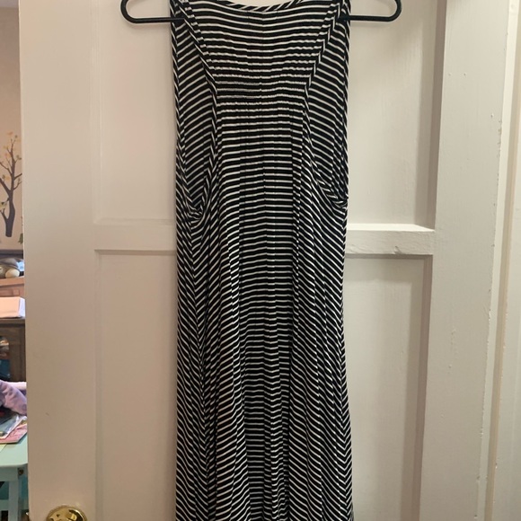 Black and white striped dress - Picture 2 of 4